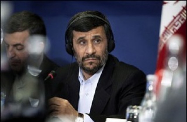 Ахмадинеджад: Европейските политици са един от друг по-глупави