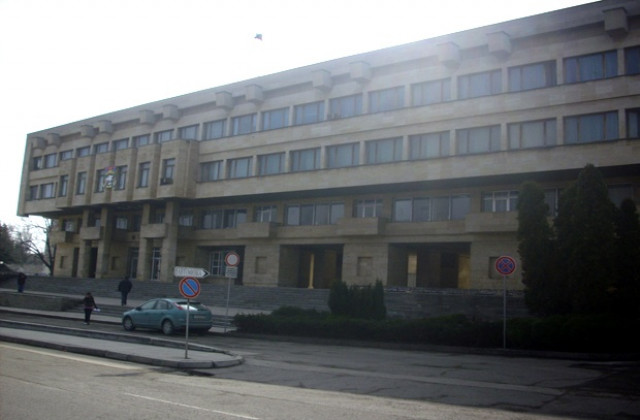 Приеха да изменят решението за общинския дълг