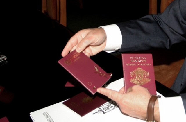 Българите в чужбина могат да подават заявления за документи от 29 март