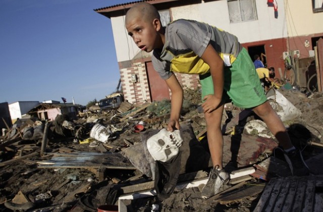 Тридневен траур Чили в памет на жертвите на земетресението