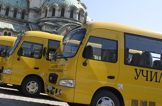 250 деца от община Мездра са в автобусна ваканция