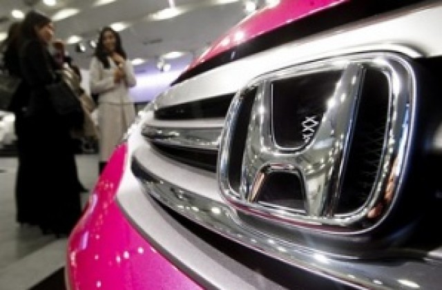 Хонда изтегля нови 412 000 коли заради спирачките