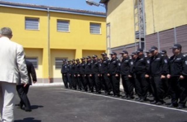 И надзирателите от Пловдив ще подкрепят протестиращите полицаи