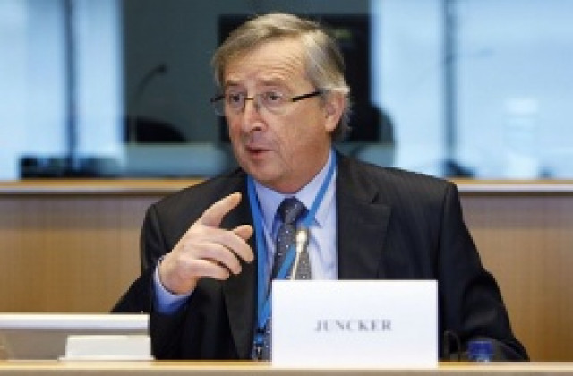 Юнкер не изключва колективна помощ МВФ-ЕС за Гърция