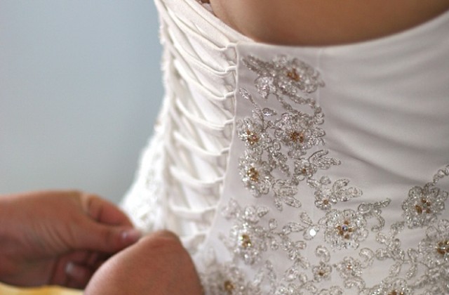 12-килограмова сватбена рокля влезе в Рекордите на Гинес