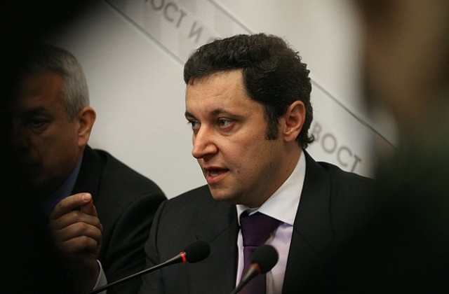 РЗС поиска оставката на министър Божидар Нанев