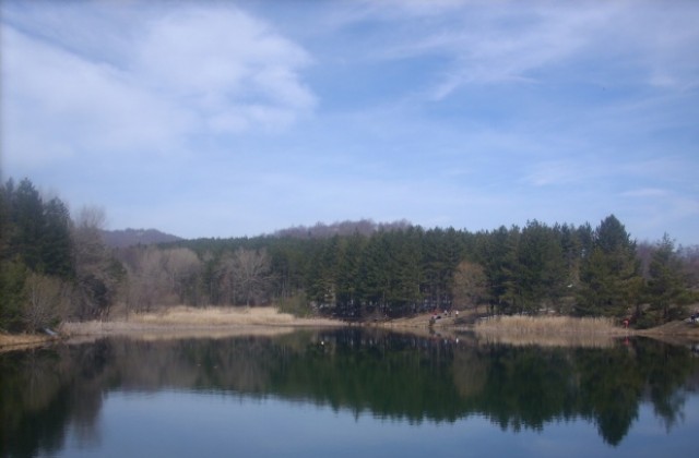 Четири водоема  в Ямболско - открити за риболов