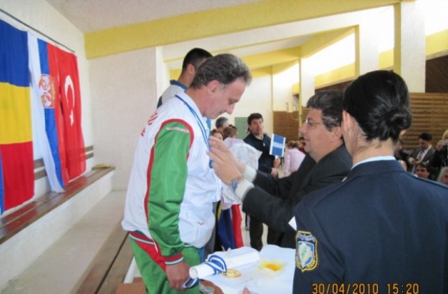 Служител на ОД на МВР спечели сребърен медал на Балканското полицейско първенство по стрелба
