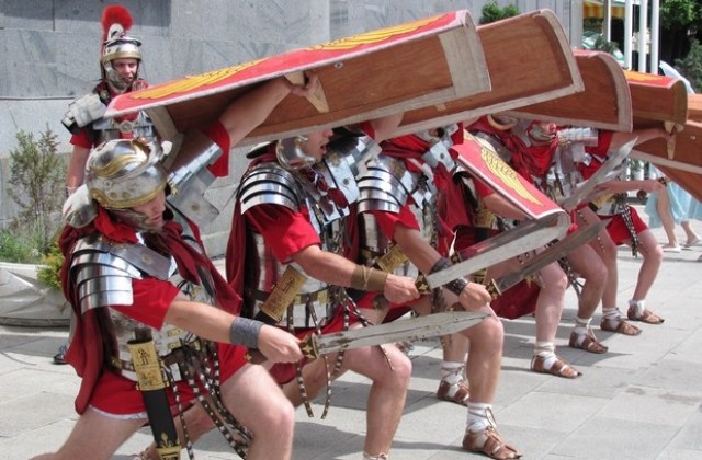 Римски легионери от Първа тракийска кохорта превзеха града