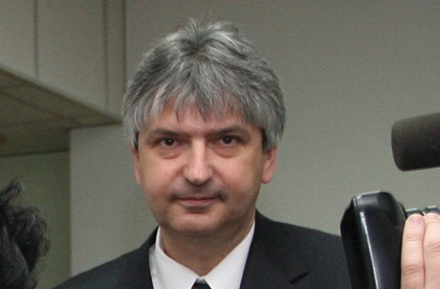 Лъчезар Иванов подава оставка като зам.-председател на НС