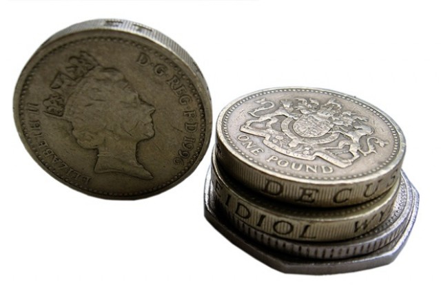 Една на всеки 36 монети от 1 паунд е фалшива