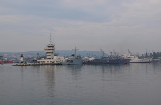 Продължават честванията за годишнината на ВМС