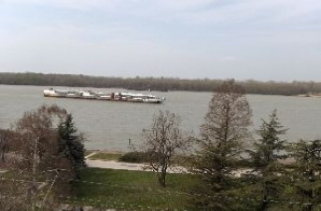 Издирват тялото на момче във водите на Дунав