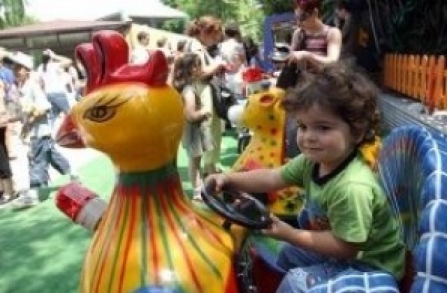 Следят качеството на храните в училищата и градините