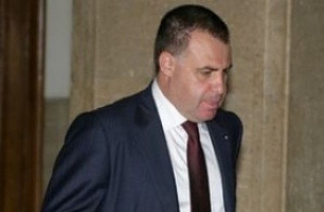 Министър Мирослав Найденов бил отличник, но с намалено поведение