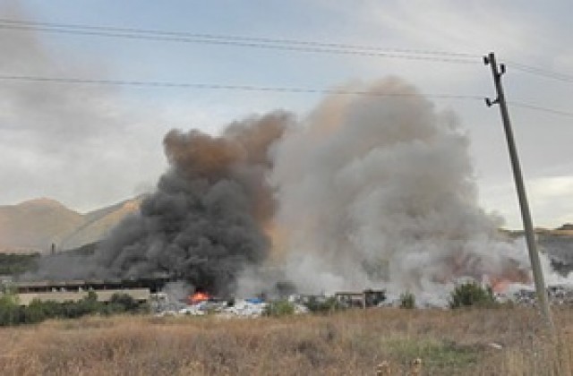 Пожар в Дупница нанесе щети за над 400 000 лв.