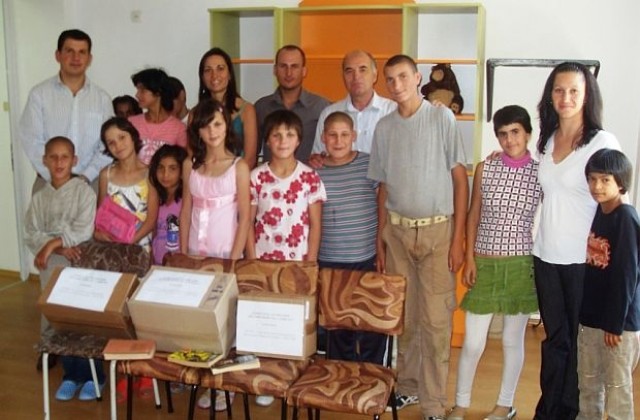 Над 200 книги дариха на  Дома за деца в Гоце Делчев