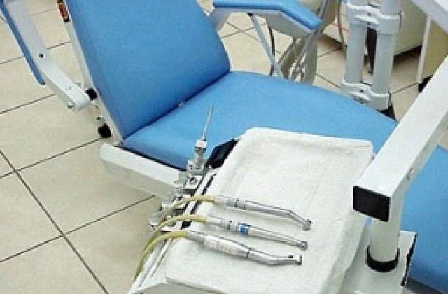 Зъболекари ще преглеждат безплатно в 4 общини в Добричко