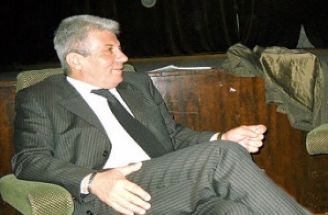 Иван Мандев няма да се кандидатира за кмет, продължава да води театъра
