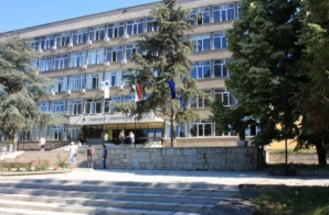 Ревизия на Техническия университет искат студенти и ВМРО