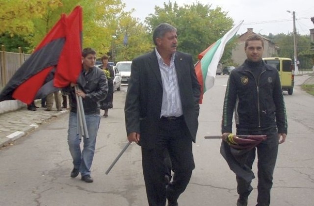 Над 70 българи от Македония протестираха на Златарево