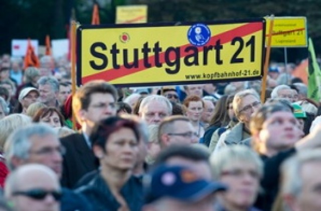 Хиляди германци протестираха в Мюнхен и Щутгарт
