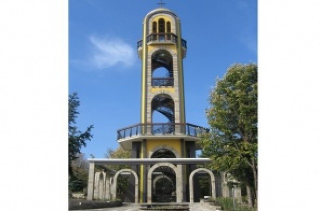 Откриха уникална камбанария в Хасково
