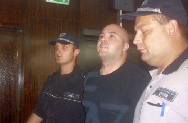 Обвиненият в лихварство Александър Божков напусна килията