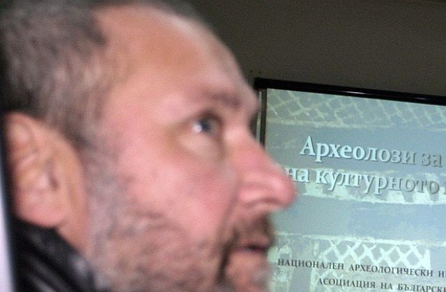 Представиха най-новата книга на проф. Николай Овчаров