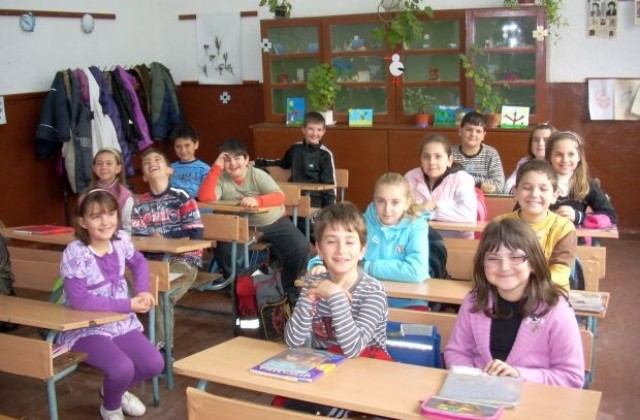 ОУ Братя Миладинови в с. Елешница стана защитено училище