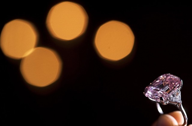 Розов диамант за 46 млн. долара