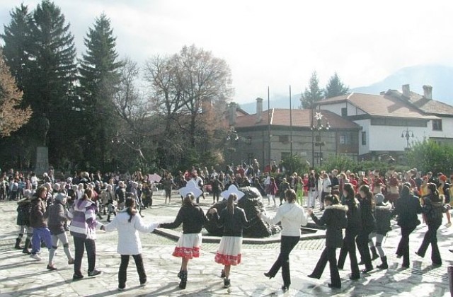 1 200 деца  участват във фестивала “Утринна звезда” в Банско