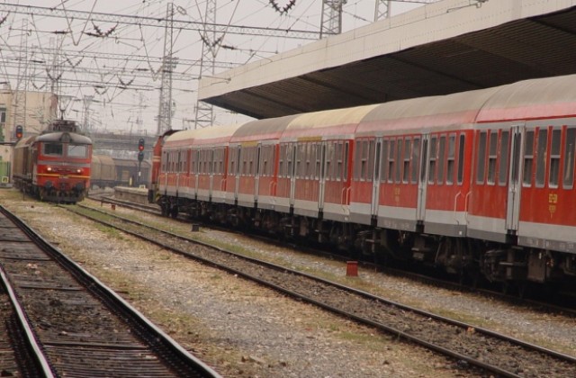 Човек се хвърли под бързия влак Видин - София