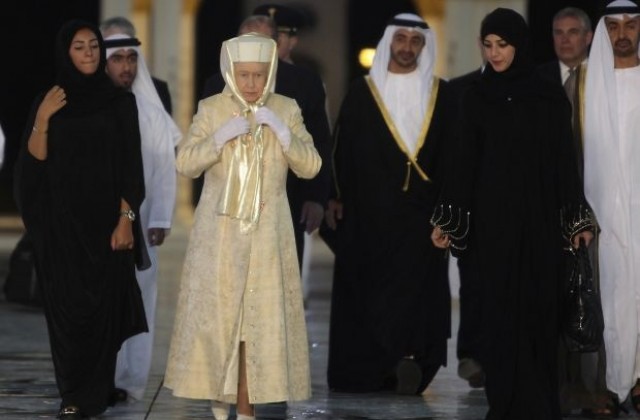 Британската кралица отиде в ОАЕ за първи път след 31 години