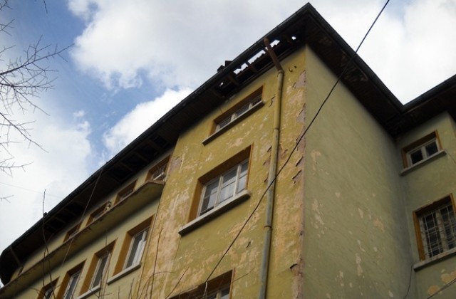 Община Видин разруши опасна сграда на ул.Владикина