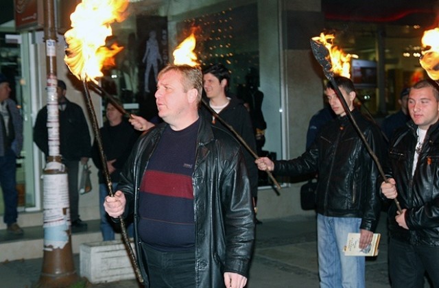 ВМРО организира факелна стража