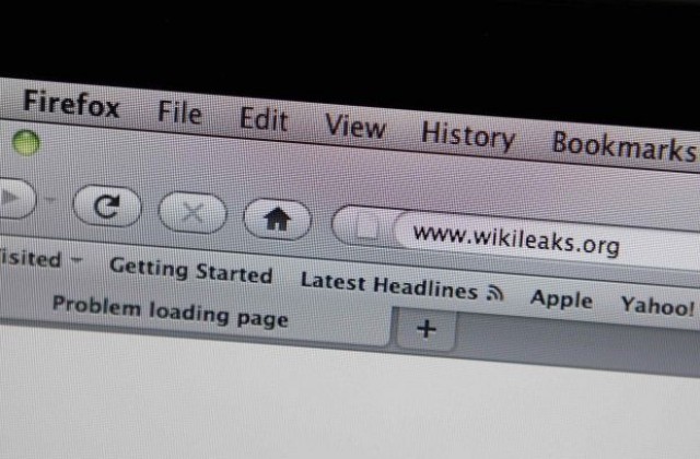 Уикилийкс пази материалите си в 100 000 души из цял свят