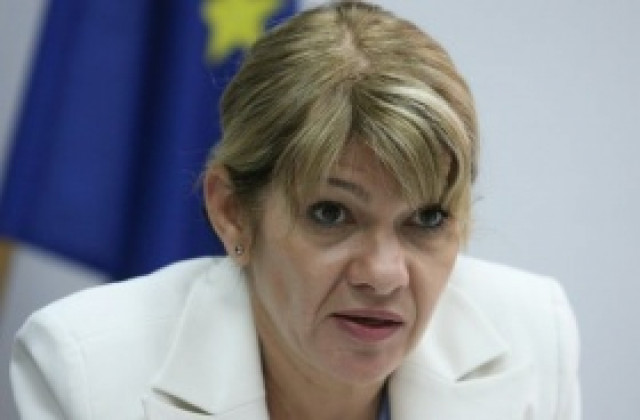 Караджова: Парите ни за бонуси откакто съм министър са три пъти по-малко