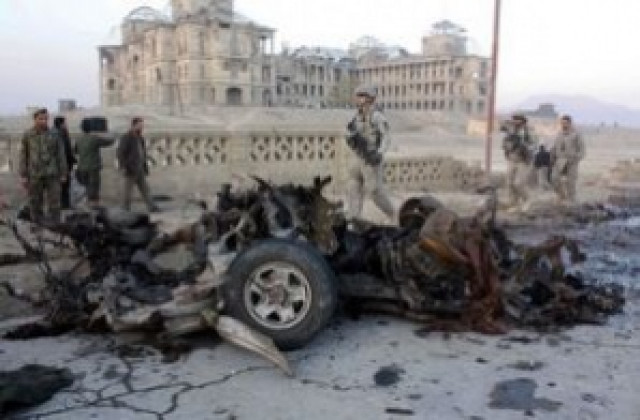 Войници загинаха при атентати в Кабул и Кундуз, въздушен удар и над Газа