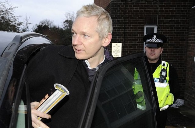 Новая газета става официален партньор на Уикилийкс