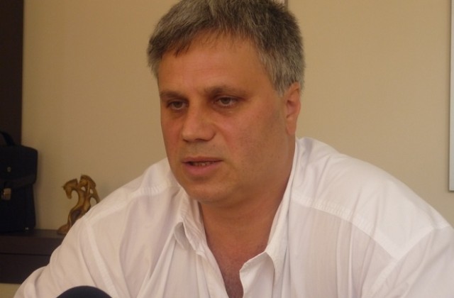 Д-р Васислав Петров: Няма да има съкращения в болницата