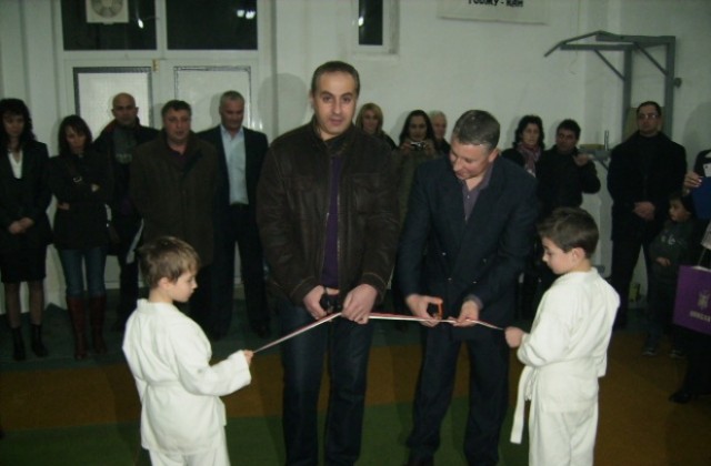 Кметът Паунов и сенсей Димитров откриха новата зала на карате клуб Шурикен