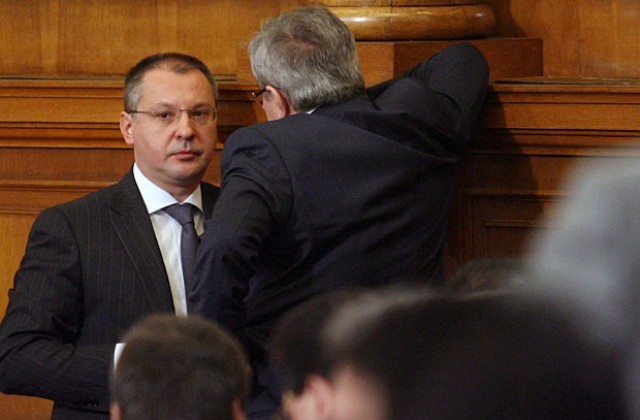 Станишев поиска правителството да подаде оставка