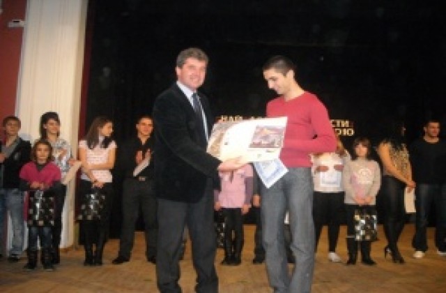 Община Свищов награди най- добрите си спортисти
