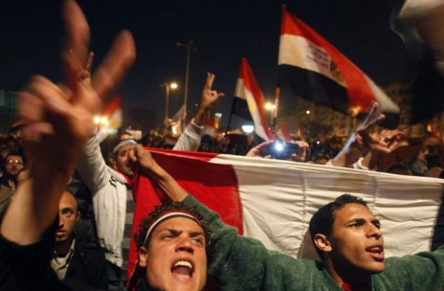 Мубарак ще предаде правомощията си на Омар Сулейман