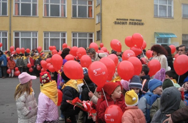 Художествено ателие събира млади и утвърдени художници