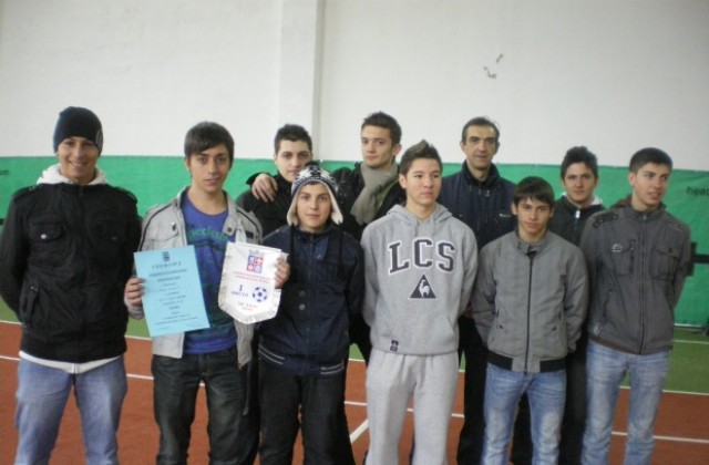 ПГ по икономика и мениджмънт спечели ученическите игри по футбол за 8-10 клас в Кюстендил
