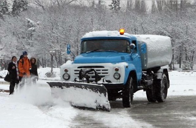 7 снегорина чистят в Димитровград