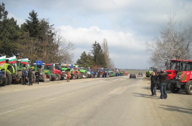 Земеделци с над 100 машини се включиха в националния протест