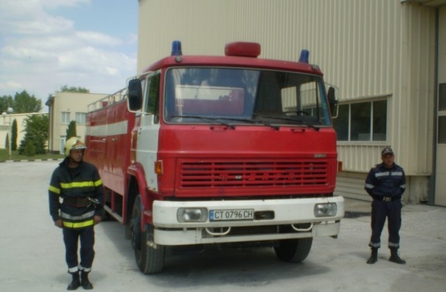 Фирма подари кола на пожарната